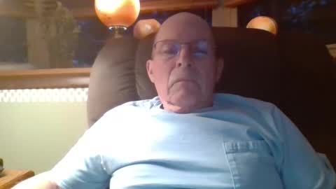 aguynrkfrd online show from November 9, 2025, 10:41 pm