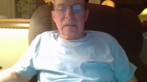 aguynrkfrd online show from April 17, 2026, 9:01 am