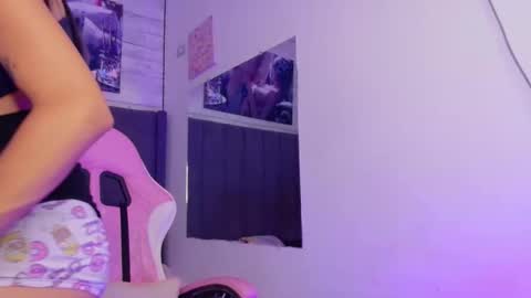 Snapshot of aida_princess chatting on April 7, 2026, 11:15 pm Aida online show from April 7, 2026, 11:15 pm