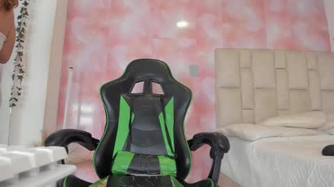 karoline  online show from February 3, 2026, 10:15 pm