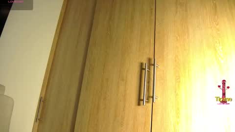 Aida  online show from October 8, 2025, 10:57 am