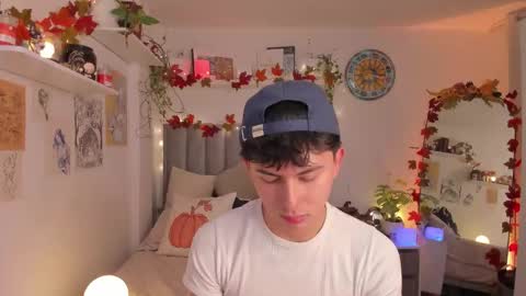 A H  online show from October 18, 2025, 1:41 am