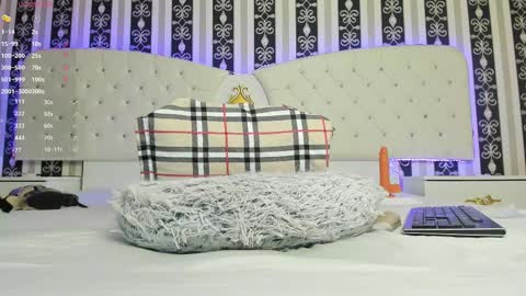 aidasina online show from March 1, 2025, 11:15 pm