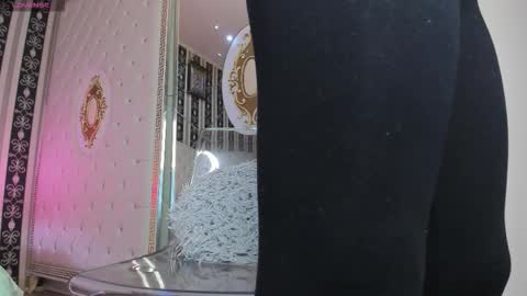 aidasina online show from November 20, 2025, 8:08 pm