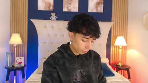 Snapshot of aiden_rivers_ chatting on July 23, 2026, 12:58 pm Aiden online show from July 23, 2026, 12:58 pm