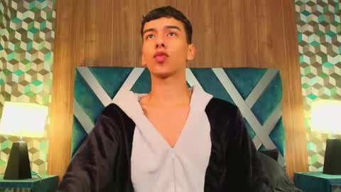 aiden_royce online show from November 23, 2025, 8:41 pm