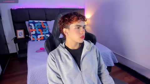 Aiden  online show from December 3, 2025, 12:47 pm