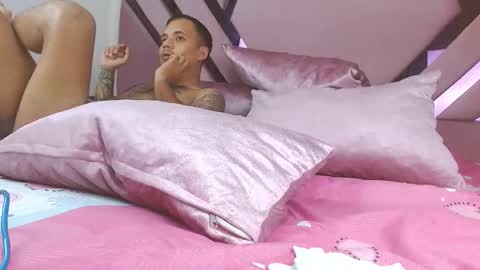 aiilynsmiith online show from October 19, 2025, 5:19 am