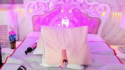   online show from November 22, 2025, 10:53 pm