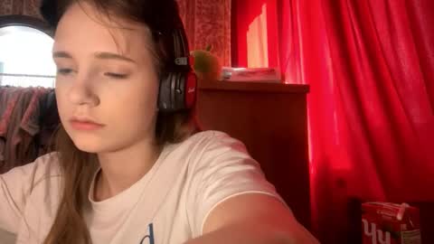 Snapshot of aileenamara chatting on October 12, 2025, 5:17 am Kira online show from October 12, 2025, 5:17 am