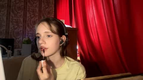 Snapshot of aileenamara chatting on October 16, 2025, 8:04 am Kira online show from October 16, 2025, 8:04 am