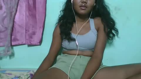 aimeamour online show from February 2, 2025, 7:57 pm