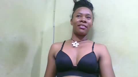 aimee982179 online show from April 18, 2026, 4:22 pm