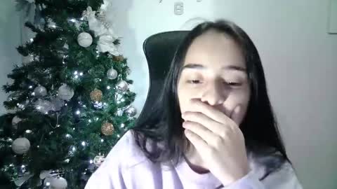 Snapshot of aineangeel chatting on January 18, 2025, 11:33 pm AINE online show from January 18, 2025, 11:33 pm