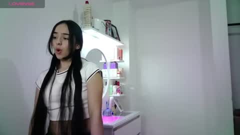 Snapshot of aineangeel chatting on June 11, 2026, 12:43 am AINE online show from June 11, 2026, 12:43 am