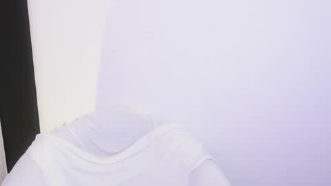 Airi online show from April 22, 2026, 12:07 pm