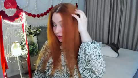 Snapshot of airysilhouette chatting on May 16, 2026, 10:12 am Louise online show from May 16, 2026, 10:12 am