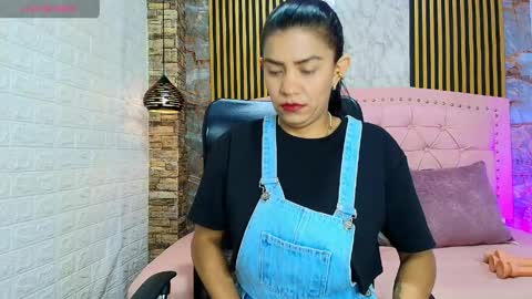 Snapshot of aisha__cambell chatting on April 24, 2026, 9:56 am aisha__cambell online show from April 24, 2026, 9:56 am