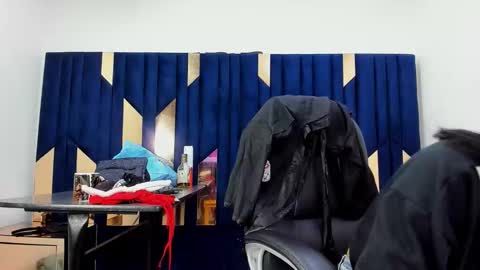 Aisha online show from November 20, 2025, 4:01 am