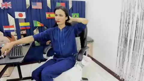 Aisha online show from July 11, 2026, 8:44 pm