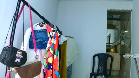 aisha koswell3 online show from April 20, 2026, 3:04 pm