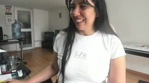 Snapshot of aisha_latina chatting on May 21, 2026, 3:19 pm Katie online show from May 21, 2026, 3:19 pm