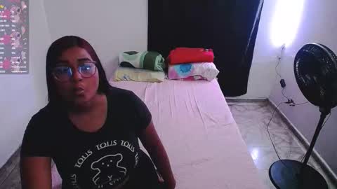 aisha_stacey0410 online show from December 17, 2025, 2:50 am