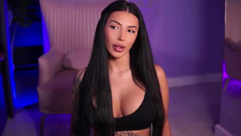 Maddy online show from September 28, 2025, 4:01 pm