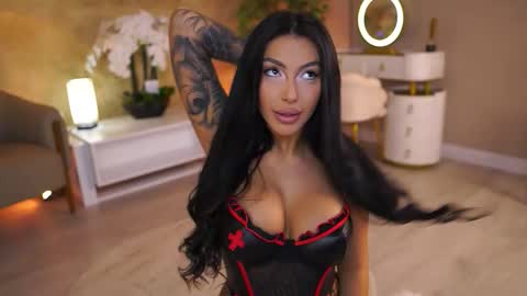 Maddy online show from October 31, 2025, 6:42 pm