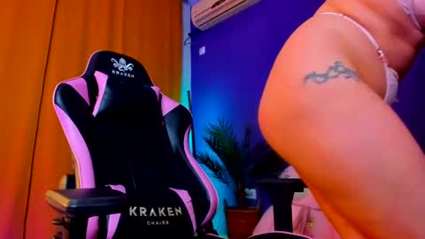 Lora online show from February 13, 2025, 4:50 pm