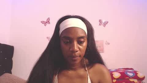 Aisha online show from December 3, 2025, 8:07 pm