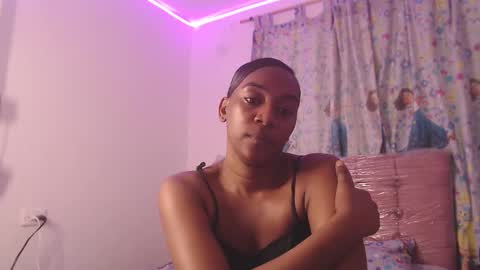 Aisha online show from December 15, 2025, 8:02 pm