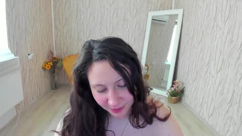 Aisha online show from February 6, 2025, 9:43 am