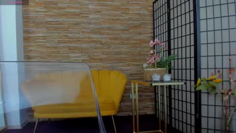 Aisha online show from September 12, 2025, 4:12 am