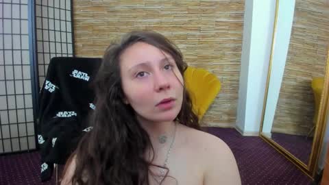 Aisha online show from November 24, 2025, 5:40 am