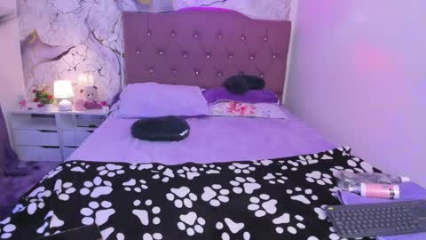 aitana_star1 online show from May 25, 2026, 9:32 pm