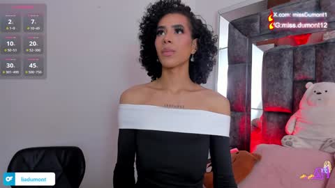 Queen Dumont   online show from January 2, 2025, 10:55 pm