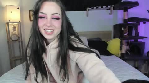 Aivie Pink online show from November 16, 2025, 7:14 am