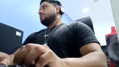 Snapshot of aj_cooper90_ chatting on February 1, 2025, 8:18 am Esteban online show from February 1, 2025, 8:18 am