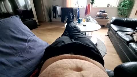 ak_2 online show from April 15, 2026, 2:35 pm