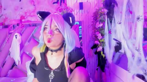 akane hikari  online show from November 19, 2025, 3:39 am