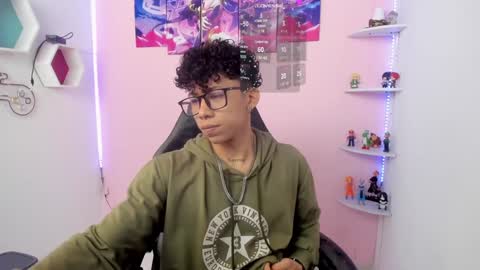 akazaboy online show from January 12, 2025, 4:21 am