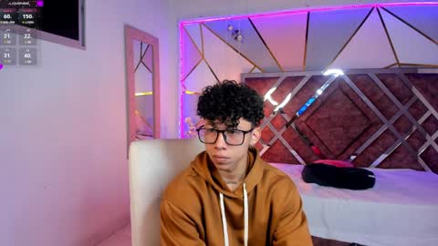 akazaboy online show from January 15, 2025, 4:36 am