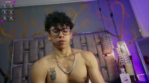 akazaboy online show from February 21, 2025, 5:35 am