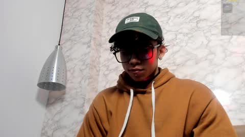 akazaboy online show from April 11, 2026, 5:12 am