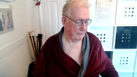 Snapshot of akiltedman42 chatting on July 12, 2026, 12:18 pm akiltedman online show from July 12, 2026, 12:18 pm