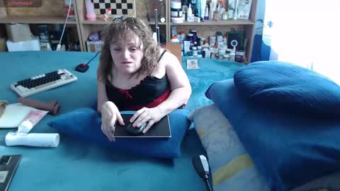 Natalie online show from October 19, 2025, 8:04 am