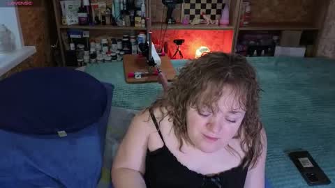 Natalie online show from November 8, 2025, 2:01 am