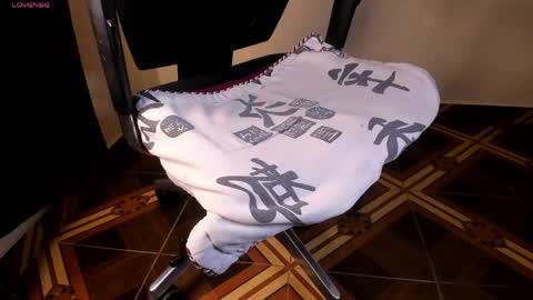 Snapshot of akira_tattoo chatting on April 26, 2026, 1:47 am Akira online show from April 26, 2026, 1:47 am
