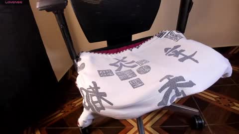 Snapshot of akira_tattoo chatting on May 9, 2026, 12:05 am Akira online show from May 9, 2026, 12:05 am